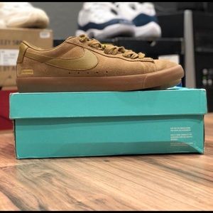 Supreme x Nike SB ‘Golden Beige’